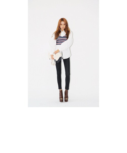 STYLENANDA（スタイルナンダ）の「バルーン袖ルーズフィットブラウス（トップス・レディース・ホワイト・フリーサイズ）」の2枚目の写真