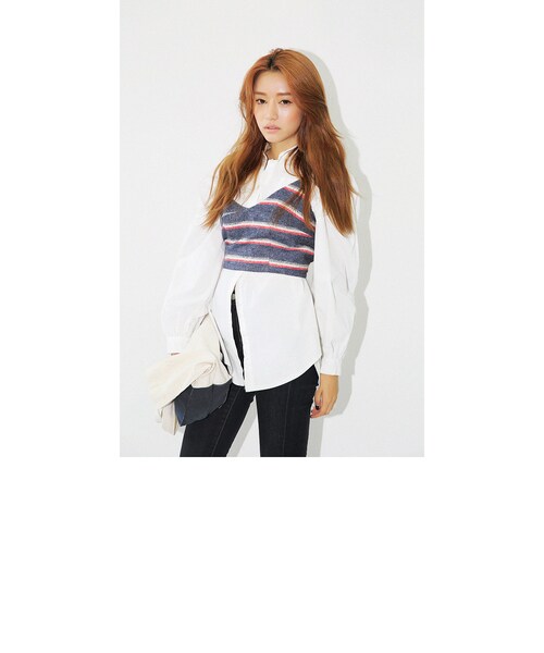 STYLENANDA（スタイルナンダ）の「バルーン袖ルーズフィットブラウス（トップス・レディース・ホワイト・フリーサイズ）」の6枚目の写真