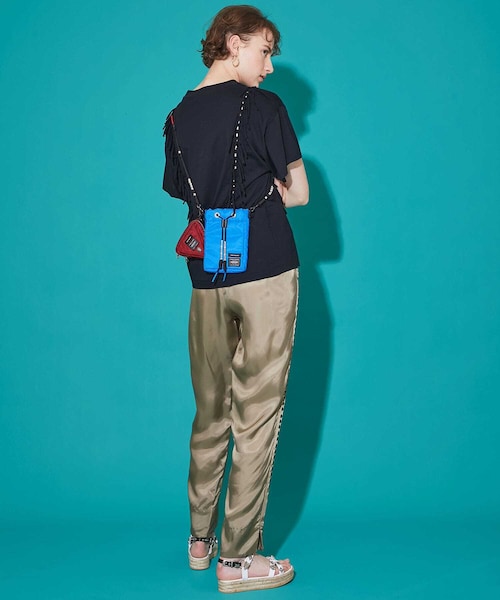 TOGA PULLA（トーガ　プルラ）の「ダブルミニバッグ TOGA×PORTERTC11-AG503（バッグ・レディース・BLACK/BEIGE/KHAKI/BLUE・メイン/サブ）」の3枚目の写真