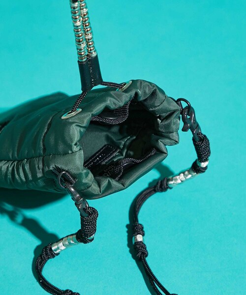 TOGA PULLA（トーガ　プルラ）の「ダブルミニバッグ TOGA×PORTERTC11-AG503（バッグ・レディース・BLACK/BEIGE/KHAKI/BLUE・メイン/サブ）」の13枚目の写真