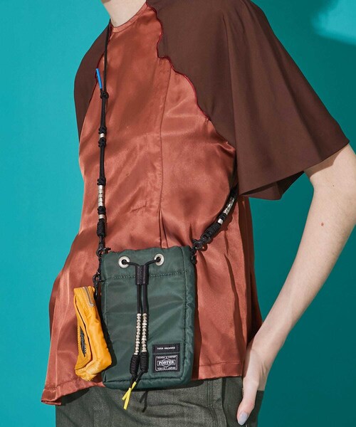 TOGA PULLA（トーガ　プルラ）の「ダブルミニバッグ TOGA×PORTERTC11-AG503（バッグ・レディース・BLACK/BEIGE/KHAKI/BLUE・メイン/サブ）」の9枚目の写真