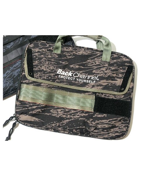 Back Channel(バックチャンネル)の「BACK CHANNEL×BULLET PC CASE(アクセサリー・メンズ・BEIGE CAMO/GREY CAMO・13inch / 15inch)」の3枚目の写真