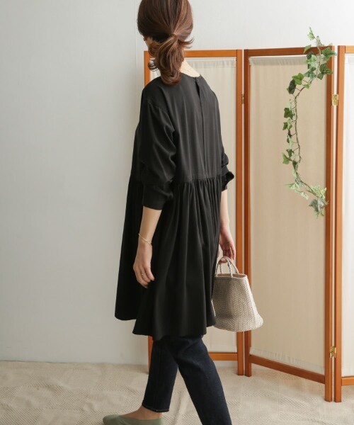 URBAN RESEARCH DOORS(アーバンリサーチドアーズ)の「腰部碎褶中長版洋裝(ワンピース/ドレス・レディース・淺膚色/黑色・one)」の7枚目の写真