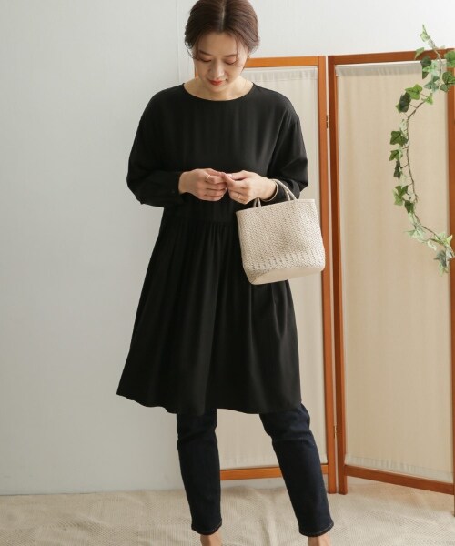 URBAN RESEARCH DOORS(アーバンリサーチドアーズ)の「腰部碎褶中長版洋裝(ワンピース/ドレス・レディース・淺膚色/黑色・one)」の3枚目の写真