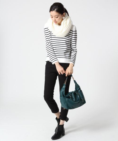 A part by（アパートバイ）の「【WEB限定カラー】３ＷＡＹボストンバッグ（バッグ・レディース・ブラック/【WEB限定カラー】シルバー/ベージュ/グリーン・ナシ）」の5枚目の写真