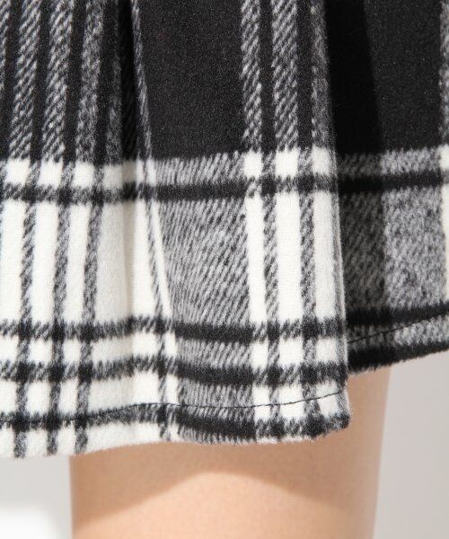 repipi armario（レピピ アルマリオ）の「シャギーチェックスカート（スカート・レディース・ホワイト/イエロー/ブルー・ＸＳ/Ｓ/Ｍ）」の8枚目の写真