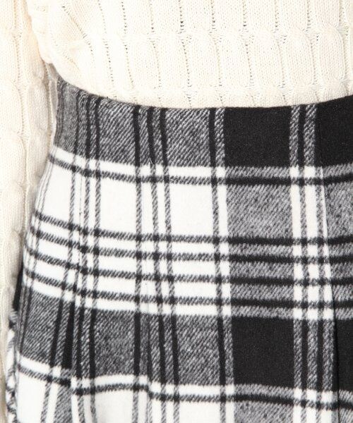 repipi armario（レピピ アルマリオ）の「シャギーチェックスカート（スカート・レディース・ホワイト/イエロー/ブルー・ＸＳ/Ｓ/Ｍ）」の7枚目の写真