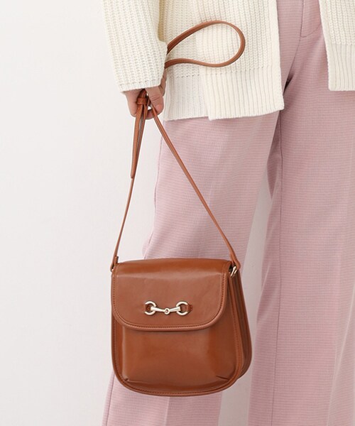 one after another NICE CLAUP（ワンアフターアナザーナイスクラップ）の「ビットショルダーバッグ（ショルダーバッグ・レディース・キャメル/その他・0）」の2枚目の写真