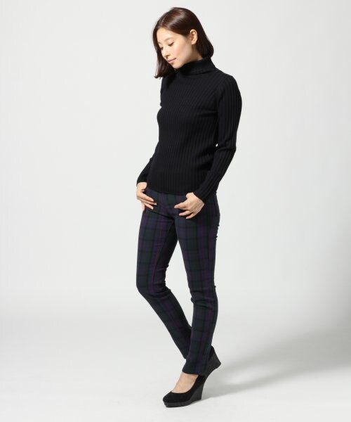 LEPSIM（レプシィム）の「ストレッチチェックスリムパンツ（パンツ・レディース・ブラック/グリーン/ネイビー・Ｓ/Ｍ/Ｌ）」の7枚目の写真