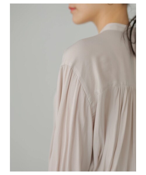 AMERICAN HOLIC（アメリカンホリック）の「キャンディースリーブとろみブラウス（トップス・アイボリー/ベージュ/イエロー・F）」の16枚目の写真