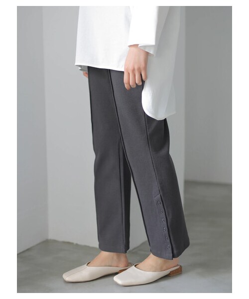 AMERICAN HOLIC（アメリカンホリック）の「サイドボタンリブパンツ（パンツ・チャコールグレー/グレーベージュ・M/L）」の2枚目の写真