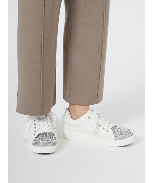 Rewde(ルゥデ)の「ビジューモチーフスニーカー(1R18-SK01)(スニーカー・レディース・ブラック/ホワイト/ベージュ・S/M/L/LL)」の2枚目の写真