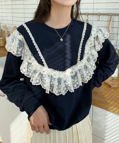 DHOLIC（ディーホリック）の「レースフリルポイントスウェット（スウェット・レディース・グレー/ブルー・FREE）」の2枚目の写真