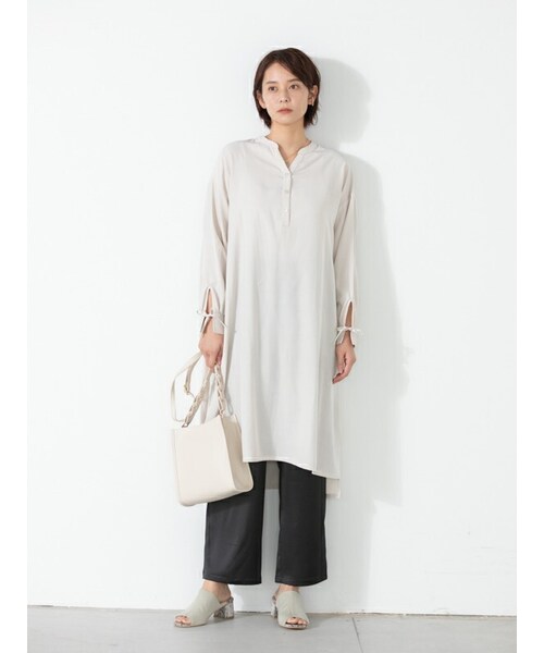 Rewde（ルゥデ）の「ヘンリーネックシャツチュニック（1R13-02132）（シャツ/ブラウス・レディース・ホワイト/ベージュ/ブラック・M）」の3枚目の写真