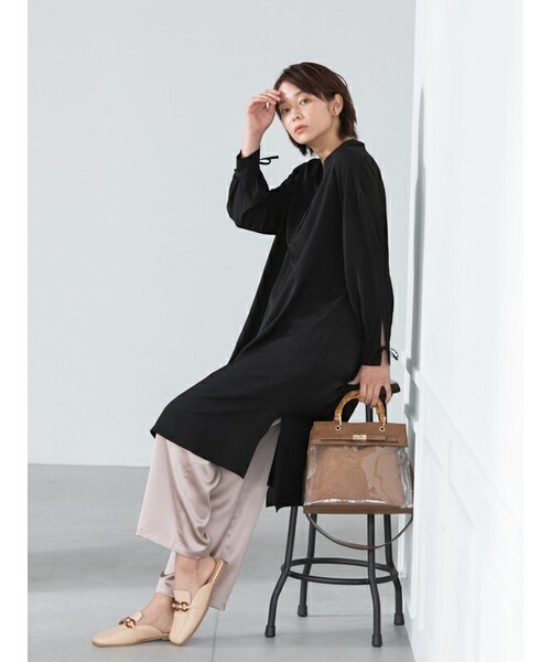 Rewde（ルゥデ）の「ヘンリーネックシャツチュニック（1R13-02132）（シャツ/ブラウス・レディース・ホワイト/ベージュ/ブラック・M）」の2枚目の写真