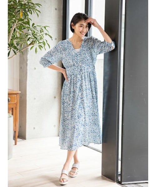 Rewde（ルゥデ）の「【2WAY】 オリエンタルフラワーシャツワンピース（1R05-03212）（ワンピース・レディース・ブルー/ホワイト・S/M/L）」の2枚目の写真