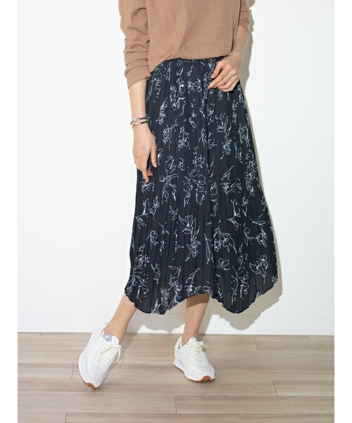 Rewde（ルゥデ）の「ラインフラワープリーツアシメスカート（1R10-03204）（スカート・レディース・ホワイト/ブラック・S/M）」の2枚目の写真