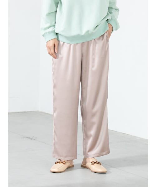 Rewde（ルゥデ）の「サテンイージーパンツ（1R12-02063）（その他パンツ・レディース・グリーン/ブラック/ベージュ・S/M）」の3枚目の写真