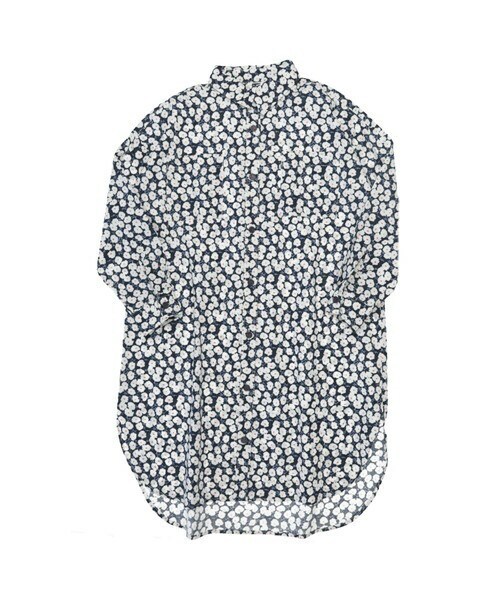 T>>2（ティーツー）の「花柄シャツワンピース（シャツワンピース・キッズ・01.ピンク/02.イエロー/03.ネイビー・130-150）」の2枚目の写真