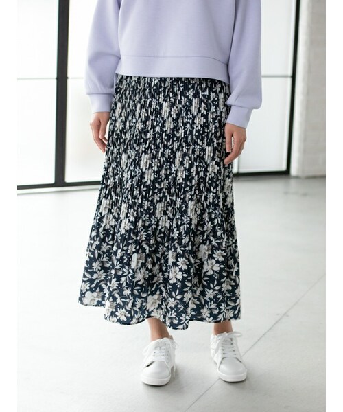 Rewde(ルゥデ)の「花柄プリーツスカート(1R10-02198)(スカート・レディース・グリーン/ブラック/ブルー・S/M/L)」の2枚目の写真