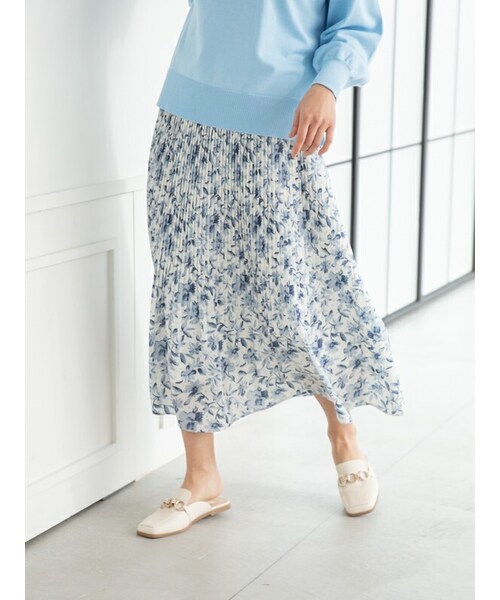 Rewde(ルゥデ)の「花柄プリーツスカート(1R10-02198)(スカート・レディース・グリーン/ブラック/ブルー・S/M/L)」の3枚目の写真