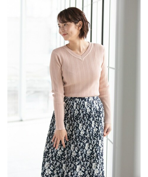 Rewde（ルゥデ）の「【サステナブル】 Ｖネックランダムリブニット（1R14-02171）（ニット/セーター・レディース・ホワイト/グリーン/ブラック/ピンク・M）」の4枚目の写真