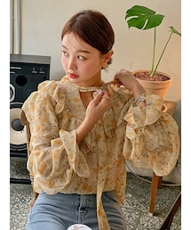 イエローフラワーフリルブラウス