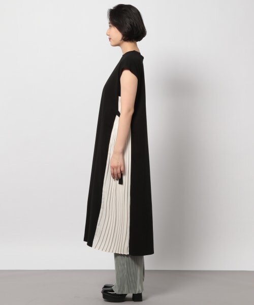 PAGEBOY（ページボーイ）の「【WEB先行予約】サイドプリーツカットワンピース（ワンピース/ドレス・レディース・ブラック×ホワイト/ブラック×ブラック/グレージュ・F）」の14枚目の写真
