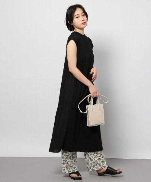 PAGEBOY（ページボーイ）の「【WEB先行予約】サイドプリーツカットワンピース（ワンピース/ドレス・レディース・ブラック×ホワイト/ブラック×ブラック/グレージュ・F）」の8枚目の写真