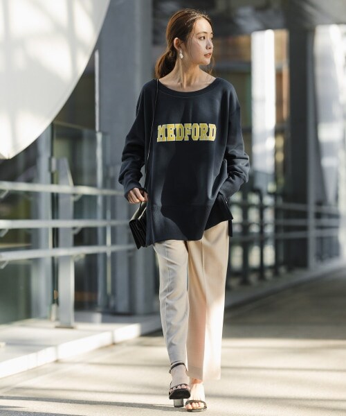 Andemiu(アンデミュウ)の「デザインロゴスウェット(トップス・ホワイト/ネイビー)」の4枚目の写真