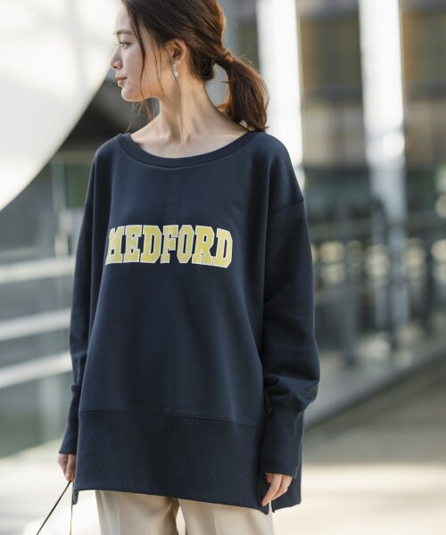 Andemiu(アンデミュウ)の「デザインロゴスウェット(トップス・ホワイト/ネイビー)」の2枚目の写真