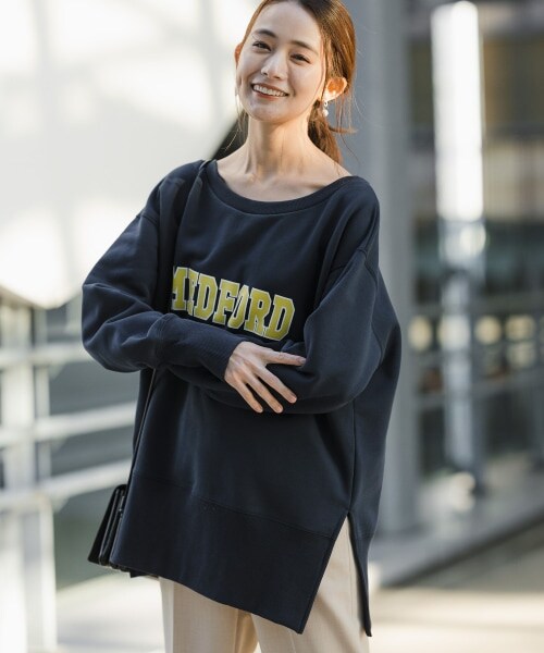 Andemiu(アンデミュウ)の「デザインロゴスウェット(トップス・ホワイト/ネイビー)」の3枚目の写真