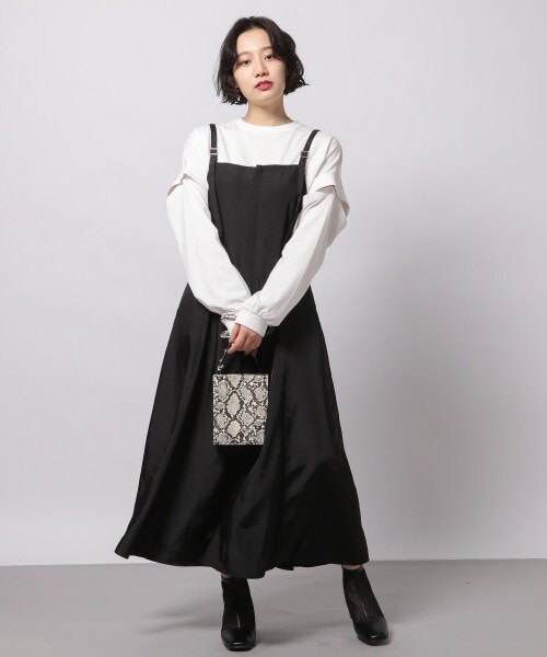 PAGEBOY（ページボーイ）の「グロッシーツイルキャミワンピース（ワンピース/ドレス・ブラック/グレージュ）」の4枚目の写真