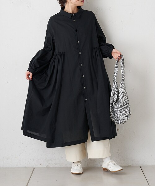 PUAL CE CIN(ピュアルセシン)の「【Du noir・サステナブル】オーガニックコットン前開きワンピース(ワンピース・レディース・ホワイト/ブラック・FREE)」の2枚目の写真