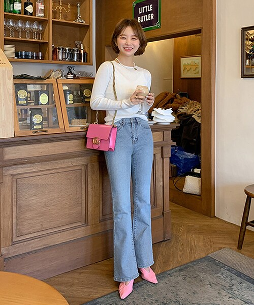 imvely（-）の「ワナビーブーツカットデニムパンツ（デニムパンツ・レディース・블루・S , M , L）」の2枚目の写真