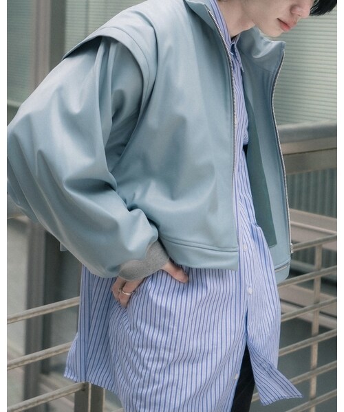 YohKi（ヨウキ）の「"Henkei" fake leather blouson（LIGHT BLUE）（ブルゾン・レディース・ブルー・2/3）」の2枚目の写真