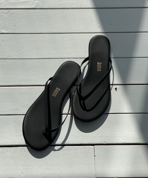 RIVE DROITE（リヴドロワ）の「《予約》【TKEES(ティキーズ)】ビーチサンダル（サンダル・レディース・ベージュ/グリーン/グレー/ブラック・6/7）」の3枚目の写真