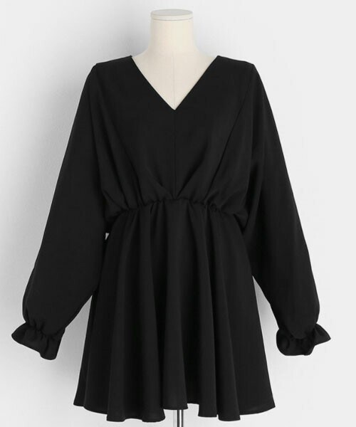 DHOLIC（ディーホリック）の「Vネックフレアブラウス（シャツ/ブラウス・レディース・ベージュ/ブラック/グリーン・FREE）」の2枚目の写真