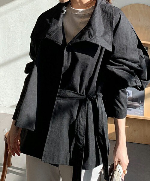 DHOLIC（ディーホリック）の「ストラップ付トレンチジャケット（トレンチコート・レディース・ベージュ/ブラック・ONESIZE）」の2枚目の写真