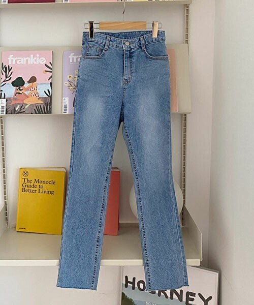 DHOLIC(ディーホリック)の「スリムデニムパンツ(デニムパンツ・レディース・ブルー・S/M/L)」の1枚目の写真