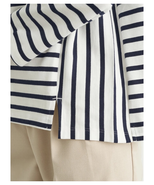 earth music&ecology(アースミュージックアンドエコロジー)の「サイド切替ボーダープルオーバー(トップス・ブラック/ベージュ/ブルー/ネイビー・F)」の8枚目の写真
