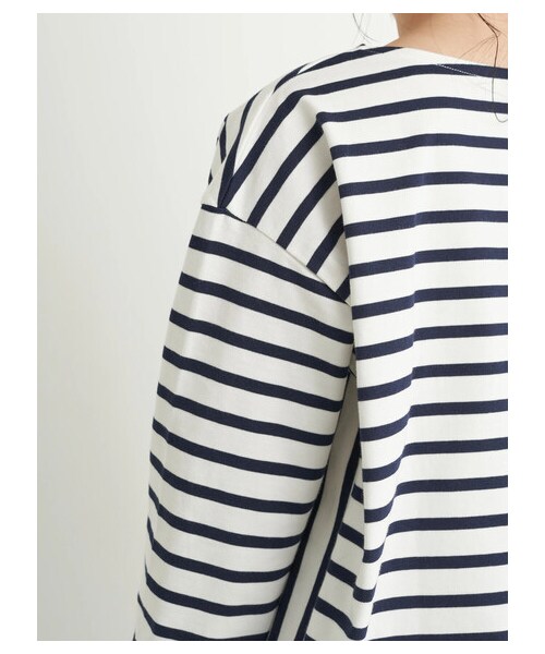 earth music&ecology(アースミュージックアンドエコロジー)の「サイド切替ボーダープルオーバー(トップス・ブラック/ベージュ/ブルー/ネイビー・F)」の6枚目の写真
