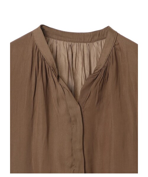 earth music&ecology（アースミュージックアンドエコロジー）の「ヴィンテージサテンブラウス（トップス・アイボリー/ブラック/ベージュ/ブラウン/ライトカーキ/ピンクベージュ・F）」の3枚目の写真