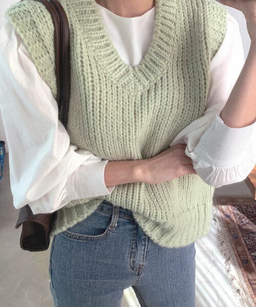 DHOLIC STYLE（ディーホリックスタイル）の「[cherryville] アクリルニットベスト（ベスト・レディース・ピンク/グリーン/ベージュ/パープル/ブルー/オレンジ・FREE）」の3枚目の写真