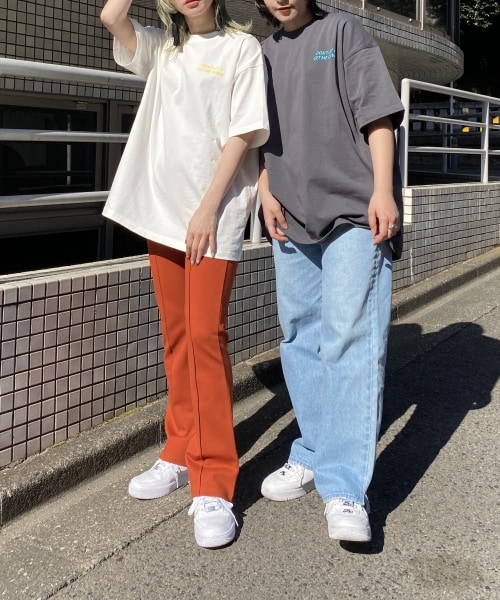 PAGEBOY（ページボーイ）の「【PAGEBOYLIM】フラワーグラフィックＴ【WEB先行予約】（トップス・レディース・オフホワイト/チャコールグレー/ベージュ・M, L）」の10枚目の写真