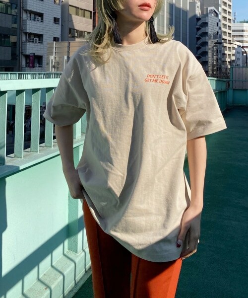 PAGEBOY（ページボーイ）の「【PAGEBOYLIM】フラワーグラフィックＴ【WEB先行予約】（トップス・レディース・オフホワイト/チャコールグレー/ベージュ・M, L）」の16枚目の写真