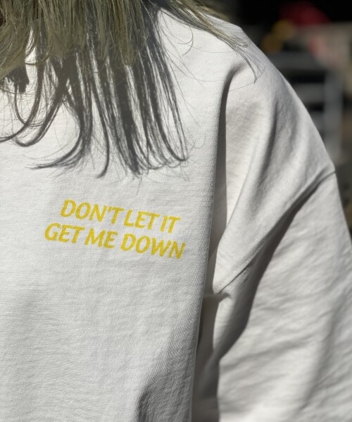 PAGEBOY（ページボーイ）の「【PAGEBOYLIM】フラワーグラフィックＴ【WEB先行予約】（トップス・レディース・オフホワイト/チャコールグレー/ベージュ・M, L）」の6枚目の写真