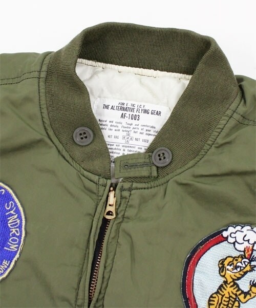 RNA(アールエヌエー)の「ミリタリーリメイクジャケット(ジャケット/アウター・レディース・ブラック/カーキ・M)」の7枚目の写真