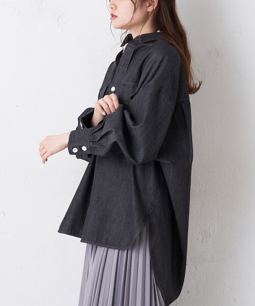 PUAL CE CIN（ピュアルセシン）の「【Du noir】シャンブレーデニムブラウス（シャツ/ブラウス・レディース・インディゴブルー/ブラック・FREE）」の2枚目の写真