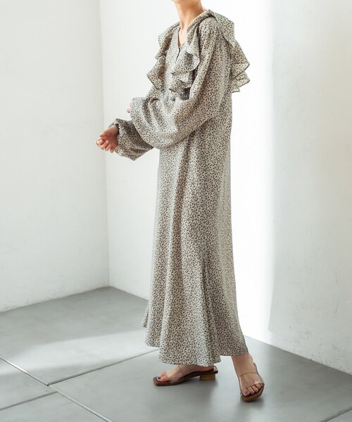 mystic（ミスティック）の「リーフ柄ワンピース（ワンピース・レディース・オフホワイト/ブラック・F）」の2枚目の写真